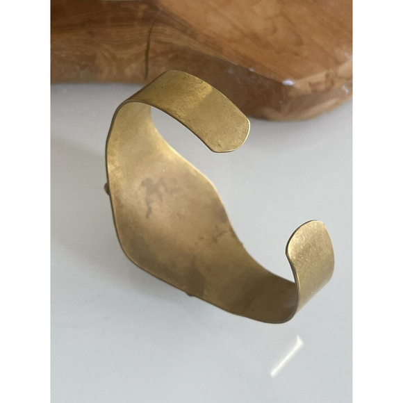 Antique Cuff Bracelet Brass Labradorite Coral Filigree Etched Scroll Work Nice! - Picture 6 of 7